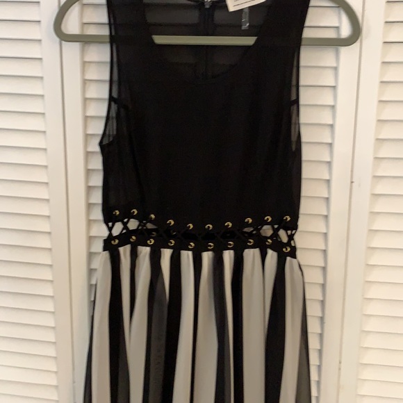 Black and white see-through dress - Picture 3 of 6